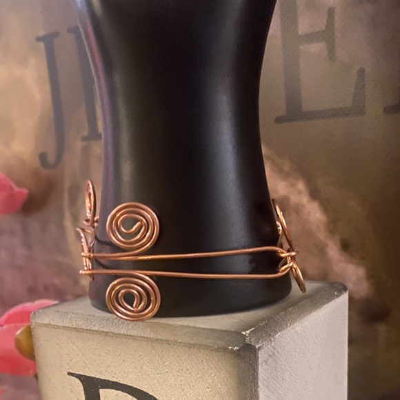 SQUARE SATIRE - Picture 5 of 13